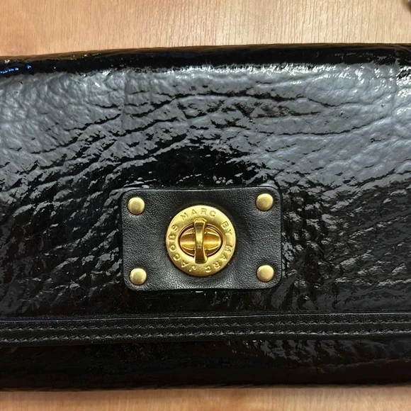 Marc By Marc Jacobs Black and Gold Textured Clutch - Picture 2 of 8